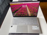 Nästan ny superlätt AI-laptop med garanti och kvitto