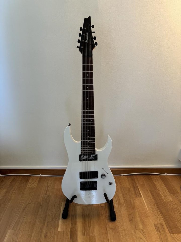 Ibanez RG8 8-strängad gitarr