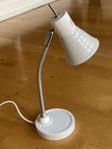 Rensning av flickrum tex lampa, galgar mm