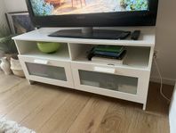 Tv-bänk