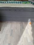 säng Carpeaum