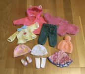 Docktillbehör klädpaket 10 plagg passar docka ca 36 cm.