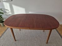 Stort matbord i teak, 145-245 cm