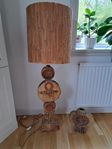  Läcker retro golvlampa samt urna