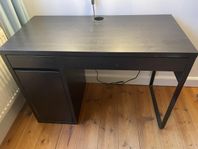 Skrivbord
