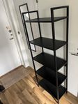 Svart hylla 