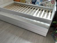 Ikea säng SLÄKT