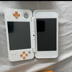 Nintendo 2DS - orange/white!