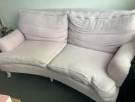 Tvåsitsig Howard soffa