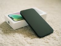 iPhone 14 'Midnight' 256gb