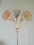 Trearmad golvlampa