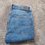 Blå jeans från Carlings, storlek S
