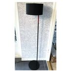 Svart golvlampa med skärm, retro IKEA ”Ledet” 2011