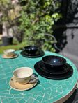 Svart servis + kaffekoppar