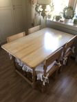Furubord med 4 stolar