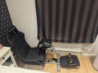 Playseat Evolution  + Logitech G29 ratt och pedaler