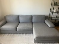 Grå divansoffa