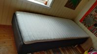 säng 90x200 Jysk Dreamzone B10 fast