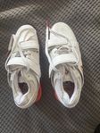Reebok rosa och vita gymskor 