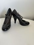 Svarta läder pumps från Kurt Geiger