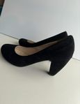 Svarta pumps strl 39