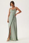 Oanvänd Bubbleroom Waterfall Slit Satin Gown