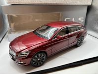 Mercedes-Benz CLS skala 1/18 Norev samlarbilar 