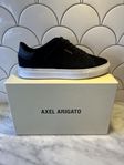 Axel Arigato 39