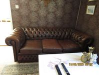 Chesterfield Soffa tresits o tvåsits..