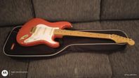 Fender Hank Marvin Limited strat. med soft case