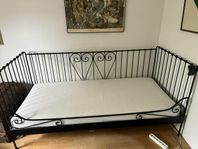 90 säng med resormadrass