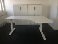 Ikea Bekant Elektrisk höj & sänbar skrivbord