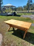 matbord furu reoverad skiva.