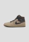 nike air jordan 1 mid