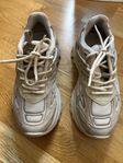 Axel Arigato sneaker