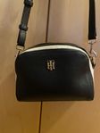 Tommy Hilfiger väska, lagat dragkedja
