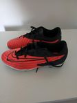 Nike fotbollskor storlek 38