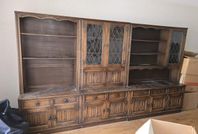 Ek Hyllor / Vitrinskåp 1900 Talet , England Jaycee Furnitur