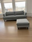 Maison 3-sits soffa med tillhörande fotpall från Mio