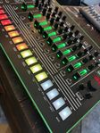 Roland TR-8