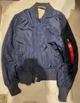Alpha Industries bomberjacka storlek M