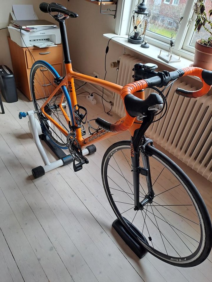 Crescent giga carbon + trainer