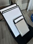 8 st svarta ramar olika strl (70x100, 50x70, 30x30)