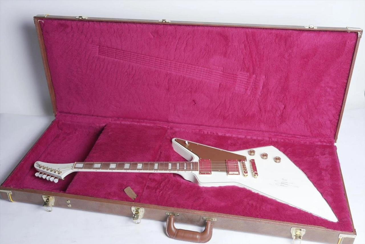 Gibson Explorer Lzzy Hale Sig...