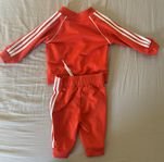 Adidas track suit (storlek 68)