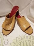Snygga beige skinntofflor från Ecco i stl 3 1/2