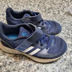 Adidas Skor Blå stl 30 innermått 18,3