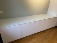 4 skåp 60 cm, glasbänkskiva 60 x 240 cm