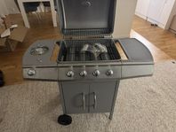 Helt ny gasolgrill med kåpa 