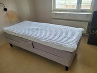 Elevationssäng och soffbord